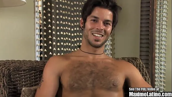 HD Sharp Handsome Latino Royalty Jacks Off top klipy