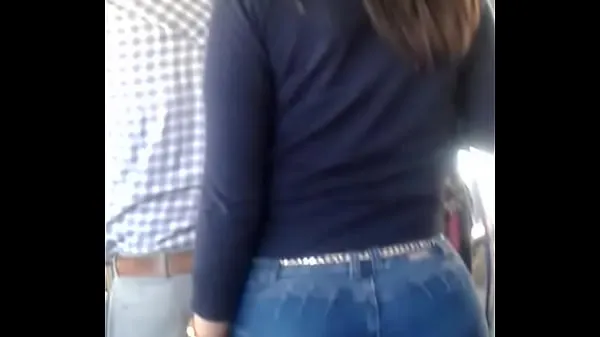 HD rich buttocks on the bus top Clips