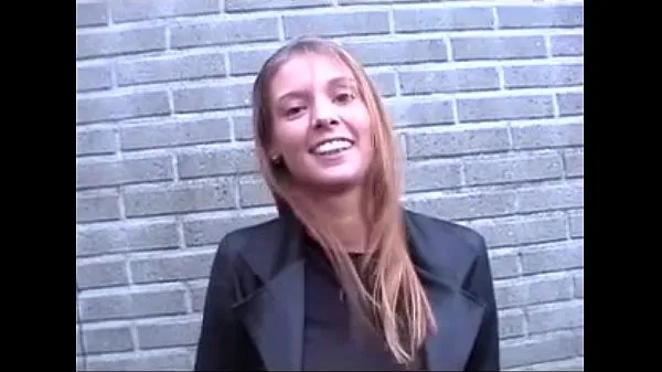 HD Flemish Stephanie fucked in a car (Belgian Stephanie fucked in car vrhunske posnetke