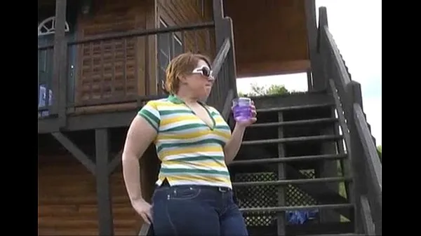 HD Irish Pawg M.J. Afuera mostrando su enorme culo clips principales
