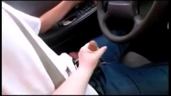 HD Frau bringt Teen beim Spielen mit seinem Schwanz das Fahren bei und lässt ihn riesig abspritzen Top-Clips