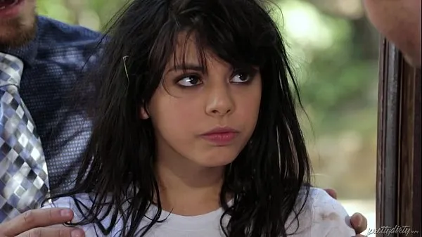 Clips HD Teen sauvage des bois - Gina Valentina supérieurs
