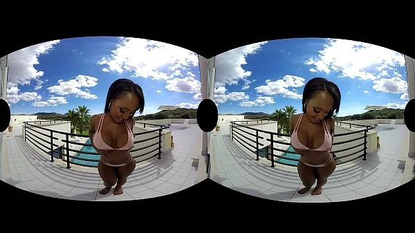 HD Noemilk - сочная латинка, которая показывает вам все в VR лучшие клипы