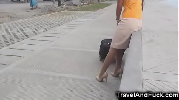 高清Traveler Fucks a Filipina Flight Attendant顶部剪辑