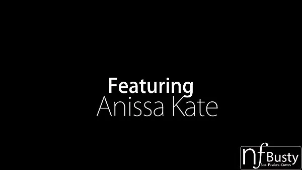 HD NF Busty - Anissa Kate e le sue grandi tette fanno un cazzo enorme Cum migliori clip
