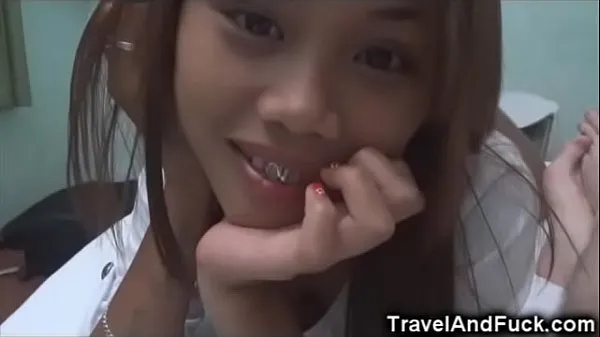 HD Lucky Tourist with 2 Filipina Teens Klip atas