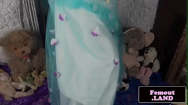 高清Asstoying trap jerks her dick passionately顶部剪辑