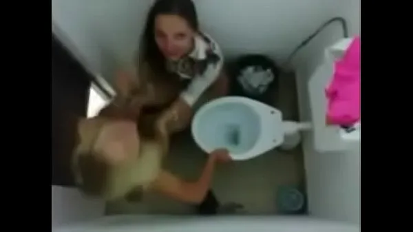HD Caiu na Net o vídeo das novinhas brincando no banheiro üst Klipler