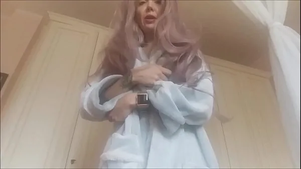 高清我看到你了！你穿着微比基尼时偷看了你的妈妈。你的惩罚会很臭顶部剪辑