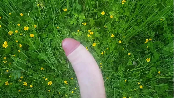 HD 19Yr Masturbates Outside And Finishes Everywhere (Big Cock top klip