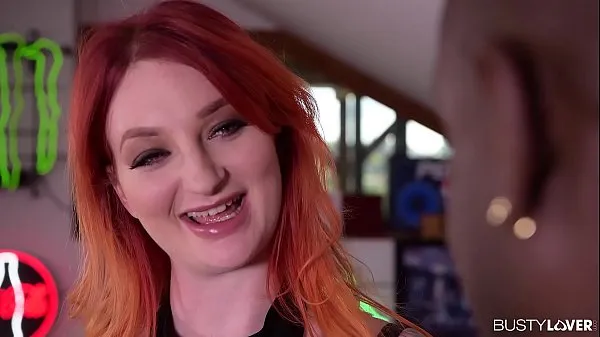 HD Gli amanti delle tettone Zara DuRose scopano con un grosso cazzo nero in cima a un tavolo da biliardo migliori clip