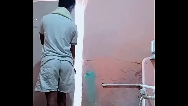 HD Caught my step brother bathing nude and playing with his bid dick legnépszerűbb klipek