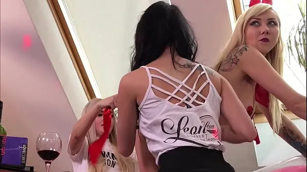 Clips HD Longue Upskirt Perdue Cam Chatte Serrée Longues Jambes Croisées Filles Upskirts Cul Chatte Jambe supérieurs