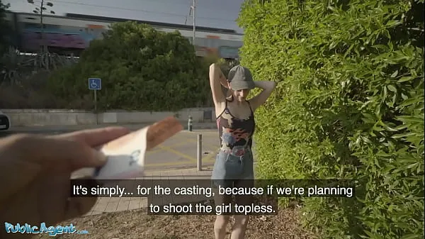 Clips HD L'agent public espagnol Caomei enlève son masque pour une bite supérieurs