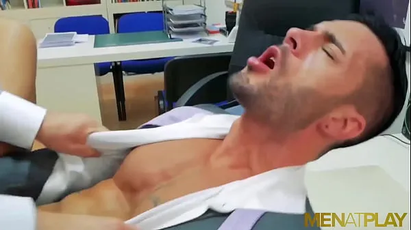 HD Capo di classe scopa un collega in ufficio migliori clip