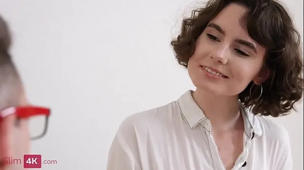 高清Darcy Dark - Playful brunette tempts modest boyfriend into hot quickie顶部剪辑