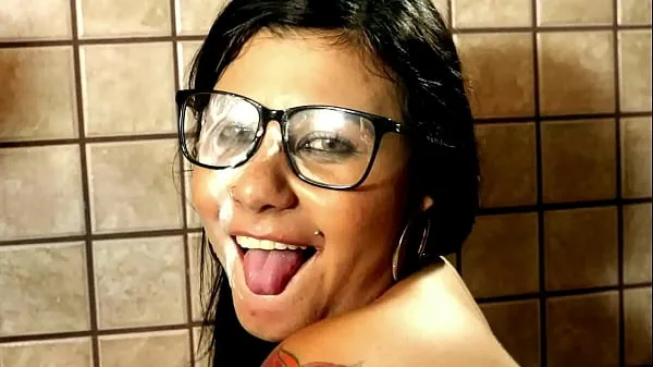 HD The hottest brunette in college Sucked my Rola and I came on her face Klip teratas