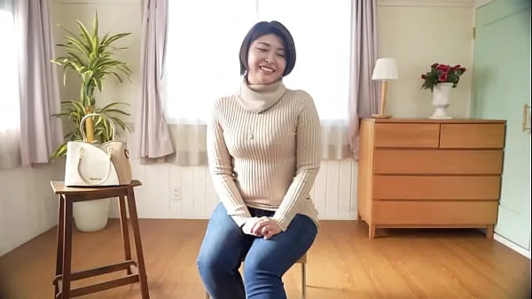 HD Miki Akai (37) ist eine Teleoperator-Ehefrau, die seit 11 Jahren verheiratet ist und in einem Firmen-Callcenter arbeitet. Obwohl es sich um ein Gastgewerbe handelt, ist es aufgrund seiner Stimme und seines Tonfalls leicht vorstellbar, was für eine Fr Top-Clips