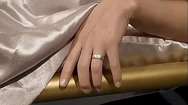 HD La tormenta crudelmente, la lega e la domina, gode della sua sofferenza. Non esita a usare la frusta e le mani per ascoltare la sua confessione migliori clip