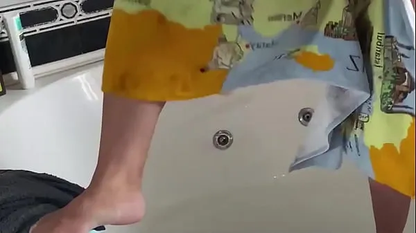 ایچ ڈی Surprise Pissing milf MaryDi. Pee & piss mom. Close up pussy ٹاپ کلپس