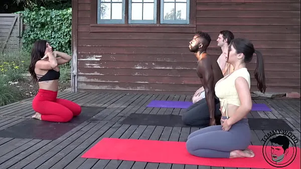 HD BBC Yoga Foursome Real Couple Swap vrhunske posnetke