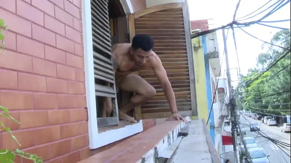 高清Married redhead giving it to the homeless man while the cuckold was at work顶部剪辑