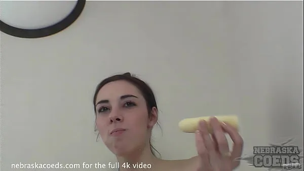 HD mescolare il gioco del cibo e la masturbazione anale forse non è la combinazione migliore migliori clip