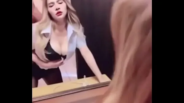HD Pim girl gets fucked in front of the mirror, her breasts are very big najlepšie klipy