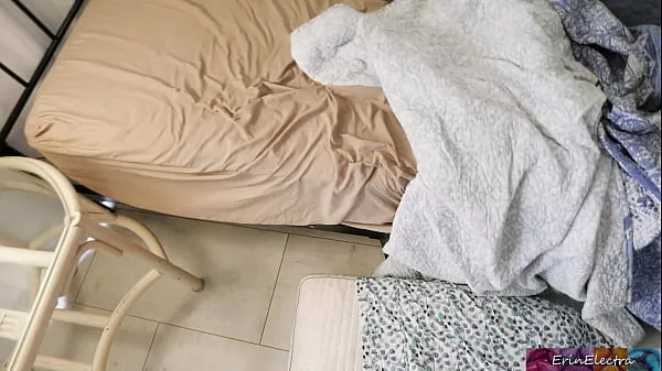 HD Stepmom is hiding in stepson's bed 상단 클립