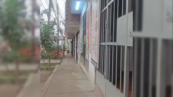 高清我发现我朋友的妻子独自在家，我们默默地做爱，以免邻居听到 - 这就是当你让女人独自一人时会发生的事情顶部剪辑