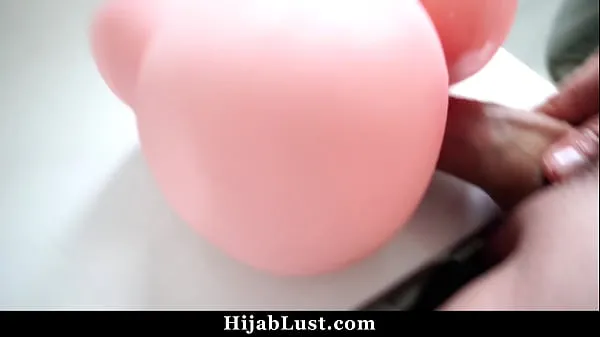 HD Hijab Stepmom and Stepson Team and Break Their No Nut November Challenge - Hijablust शीर्ष क्लिप्स