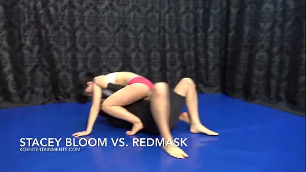HD Stacy with a tasty face sitting session, showing her a piece of heaven top Clips