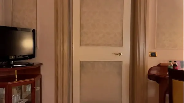 HD Fucking with a hot whore in a brothel in front of a mirror top klip