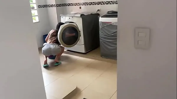 HD Encuentro sola a mi Vecina Con Tremendo Culazo Lavando Ropa En Short y me La Follo Por Zorra top klip