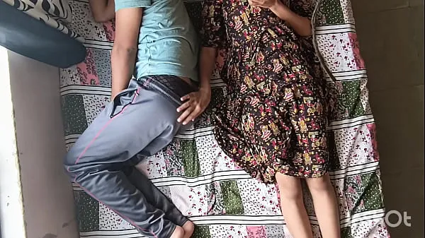 HD Desi bhabhi Shivani seduces sleeping devar and ride him in Amazon pose शीर्ष क्लिप्स