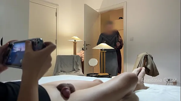 HD My stepmom and I are getting ready for dinner and my husband relaxing and showing off his cock. CFNM top Clips