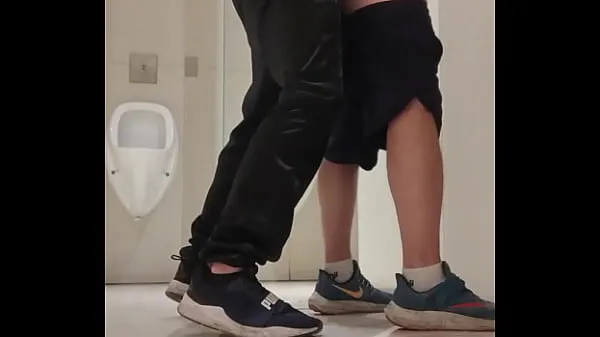 HD FOLLANDO EN EL BAÑO DE LA COMPRA HASTA QUE NOS CORRIMOS (COMPLETO EN ROJO vrhunske posnetke