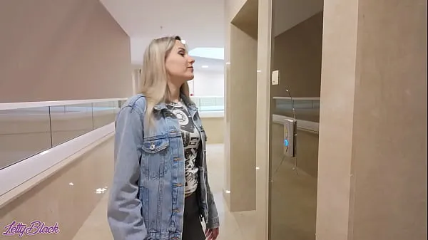 HD Romantic walk with remote controled vibrator in my pussy κορυφαία κλιπ
