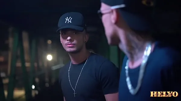HD SURUBA COM OS GÊMEOS E COM O MANO, COLOCARAM AS 3 PIROCAS PRA JOGO Klip teratas